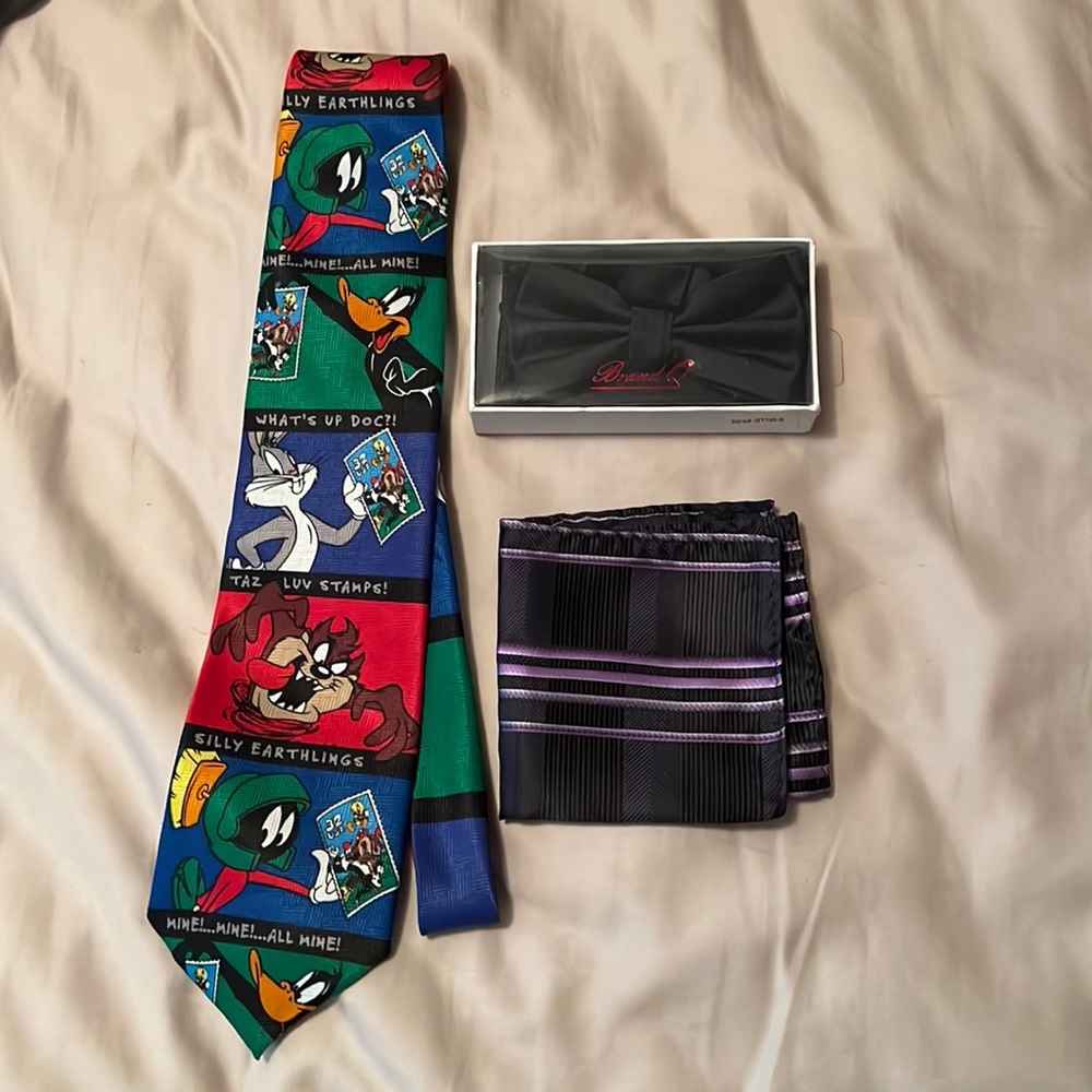 Vintage looney Tunes tie, snap on bow tie, blazer Jacket handkerchief